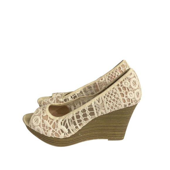 American Eagle Women's Size 9W (Wide) Cream Lace Peep Toe Wedge Heels shoes READ - Picture 2 of 7